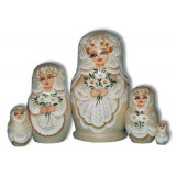 Nesting doll Sergiev-Posad 5 pcs. Camomiles beige