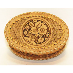 birch bark products box Box oval with a braid, Flowers