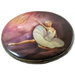 Brooch Ballethorizontal on the mother-of-pearl, Ballet